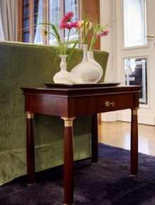 Gaisbauer Inneneinrichtung Salon Wien Beistelltisch